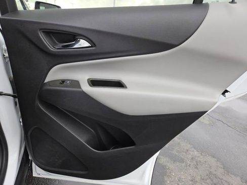 Used 2023 Chevrolet Equinox LT image 23