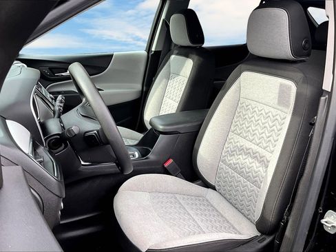 Used 2022 Chevrolet Equinox LS w/ LS Convenience Package image 13