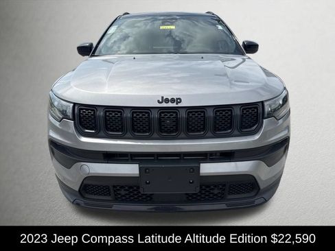 Used 2023 Jeep Compass Latitude w/ Convenience Group AWD/4WD image 8