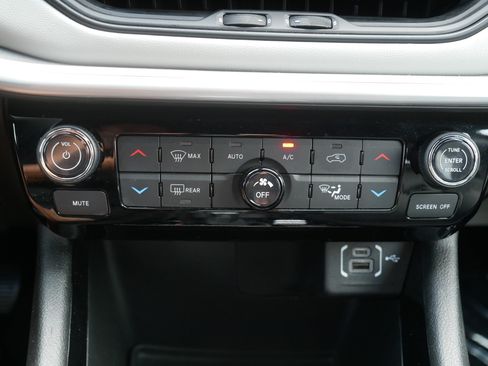 Used 2025 Jeep Compass Limited AWD/4WD image 23