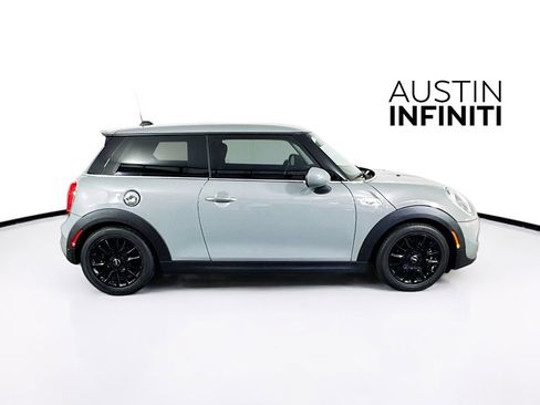 Used 2019 MINI Cooper S w/ Signature Upholstery Package image 9
