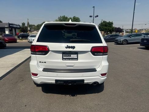 Used 2019 Jeep Grand Cherokee Altitude AWD/4WD image 5