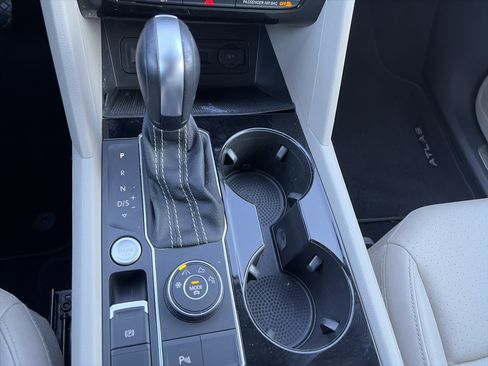 Used 2023 Volkswagen Atlas SE w/ Black Wheel Package image 20