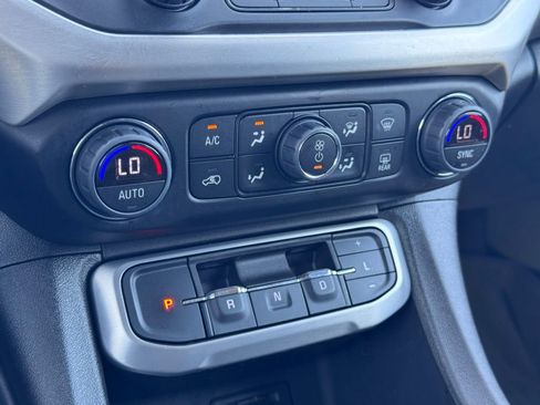 Used 2022 GMC Acadia SLE w/ Driver Convenience Package FWD image 35