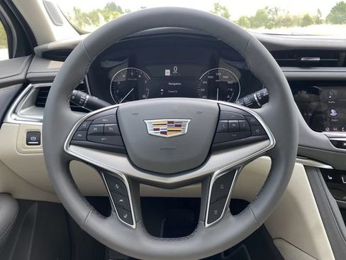 New 2025 Cadillac XT5 Premium Luxury image 12