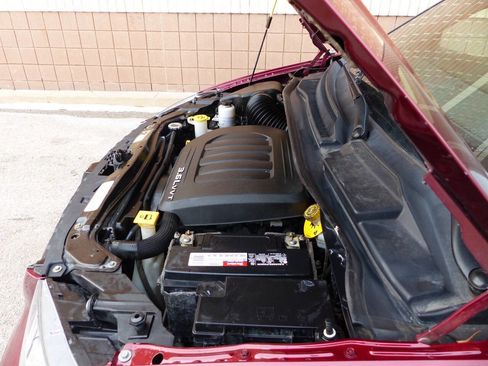 Used 2017 Dodge Grand Caravan SXT w/ Driver Convenience Group image 15