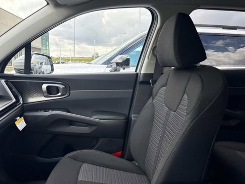 New 2026 Kia Sorento LX FWD image 17
