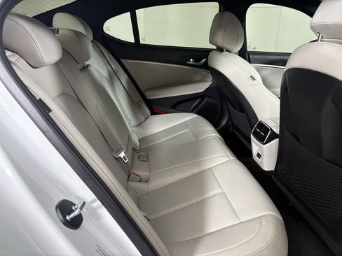 Used 2024 Genesis G70 2.5T image 16