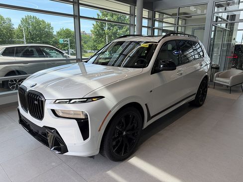 New 2027 BMW X7 M60i AWD/4WD image 3