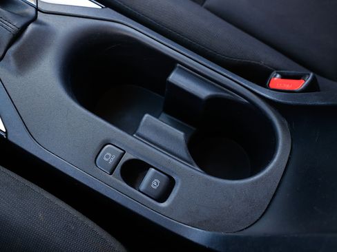 Used 2023 Toyota Corolla LE image 43