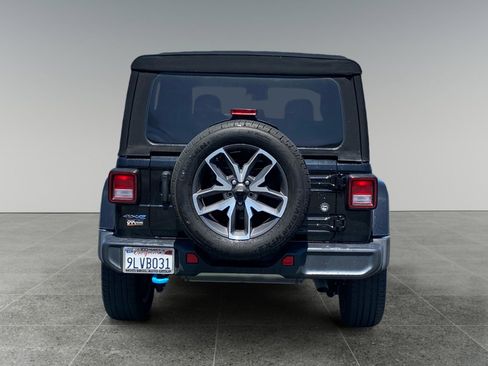 Used 2024 Jeep Wrangler Unlimited w/ Convenience Group AWD/4WD image 4
