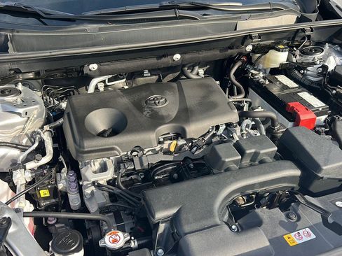 Certified 2023 Toyota RAV4 XLE FWD image 33