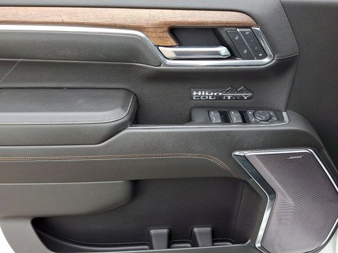 Used 2022 Chevrolet Silverado 1500 High Country w/ High Country Premium Package AWD/4WD image 10