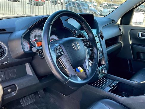 Used 2011 Honda Pilot Touring image 17