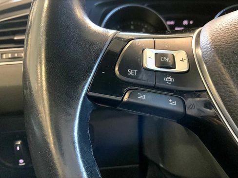 Used 2019 Volkswagen Tiguan SE w/ Panoramic Sunroof Package image 46