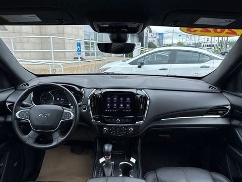Used 2023 Chevrolet Traverse RS AWD/4WD image 45
