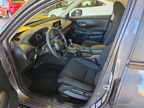 Used 2025 Honda HR-V LX image 4