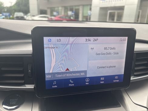 Used 2022 Ford Explorer XLT w/ Equipment Group 202A image 16