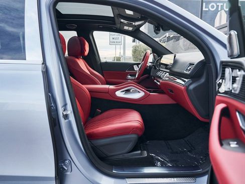 Used 2026 Mercedes-Benz Maybach GLS 600 4MATIC image 30