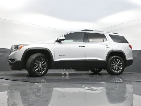 Used 2019 GMC Acadia SLT image 28
