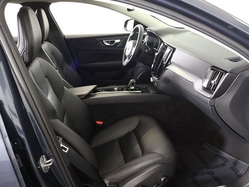 Used 2024 Volvo S60 B5 Core image 30