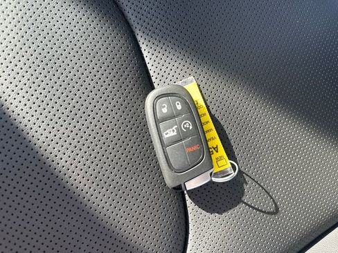 Used 2023 Jeep Cherokee Altitude Lux w/ Lux Elite Package image 34