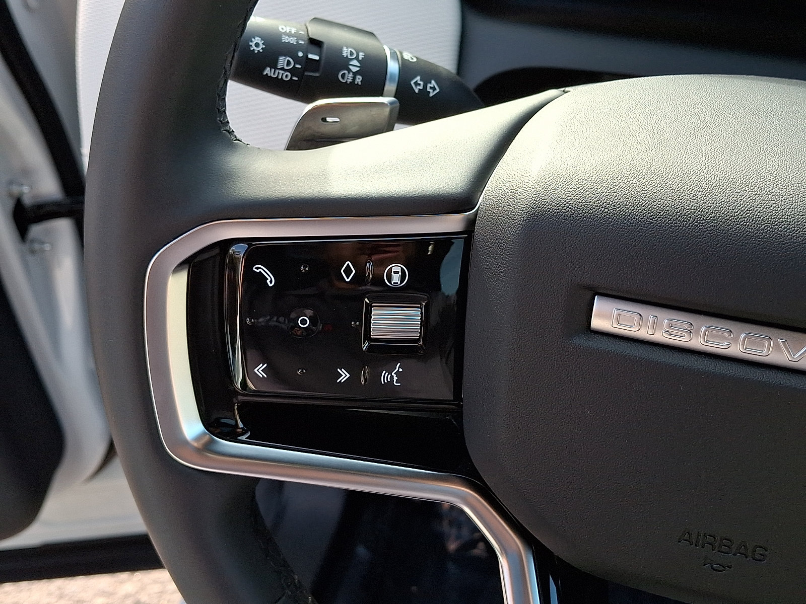 Used 2026 Land Rover Discovery Sport Landmark AWD/4WD image 18