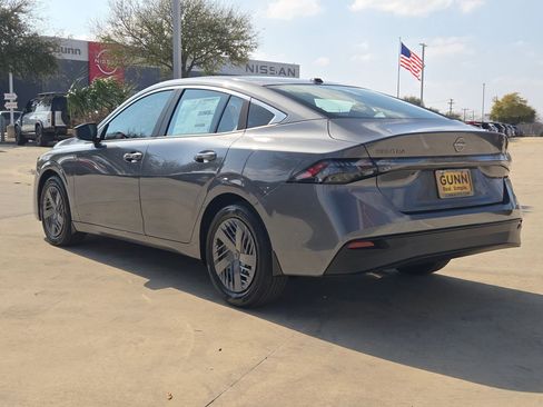 New 2026 Nissan Sentra SV FWD image 4