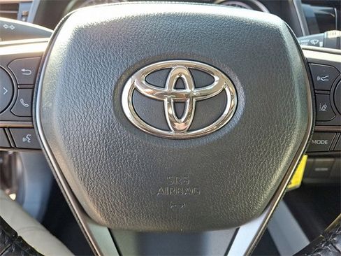 Used 2023 Toyota Camry SE image 21