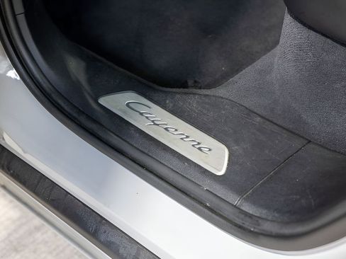 Used 2023 Porsche Cayenne Coupe AWD/4WD image 68