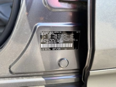Used 2013 Toyota RAV4 XLE FWD image 36