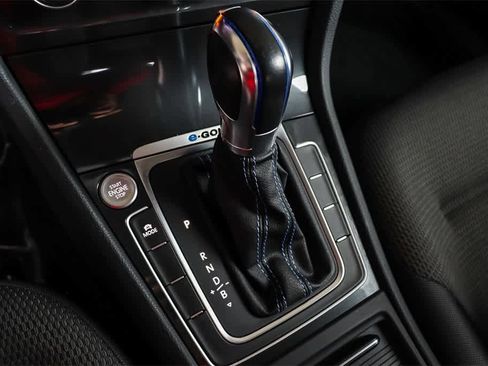 Used 2019 Volkswagen e-Golf SE w/ Driver Assistance Package image 19