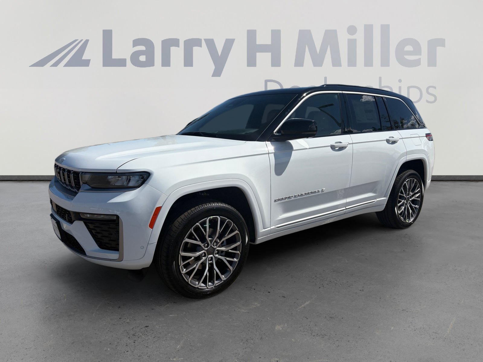New 2026 Jeep Grand Cherokee Summit AWD/4WD image 1