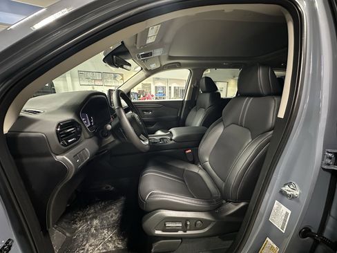 New 2026 Honda Pilot Touring image 7