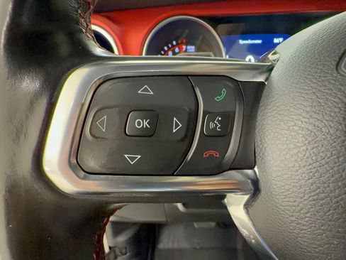 Used 2022 Jeep Gladiator Rubicon w/ Cold Weather Group AWD/4WD image 18