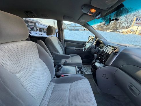Used 2007 Toyota Sienna LE image 17