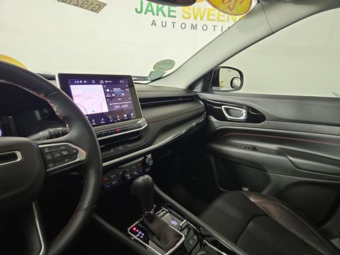 Used 2022 Jeep Compass Trailhawk w/ Trailhawk Elite Group image 24