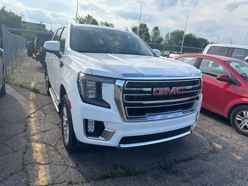Used 2024 GMC Yukon SLT w/ SLT Premium Package AWD/4WD image 5