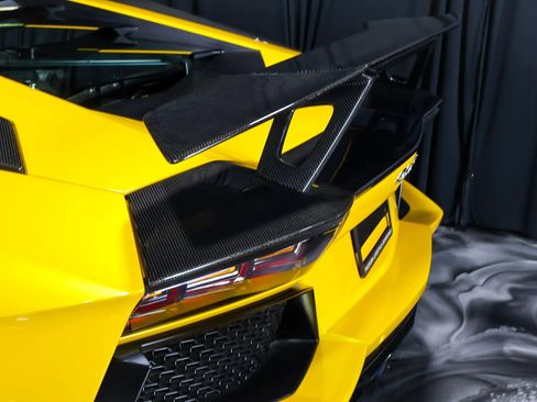 Used 2013 Lamborghini Aventador LP 700-4 image 7