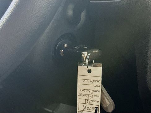 Used 2021 Volkswagen Tiguan S image 28