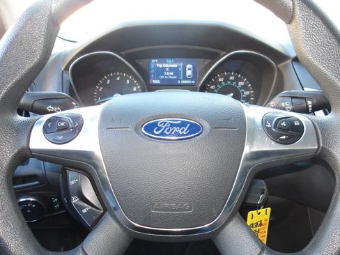 Used 2014 Ford Focus SE w/ SE Winter Package image 13