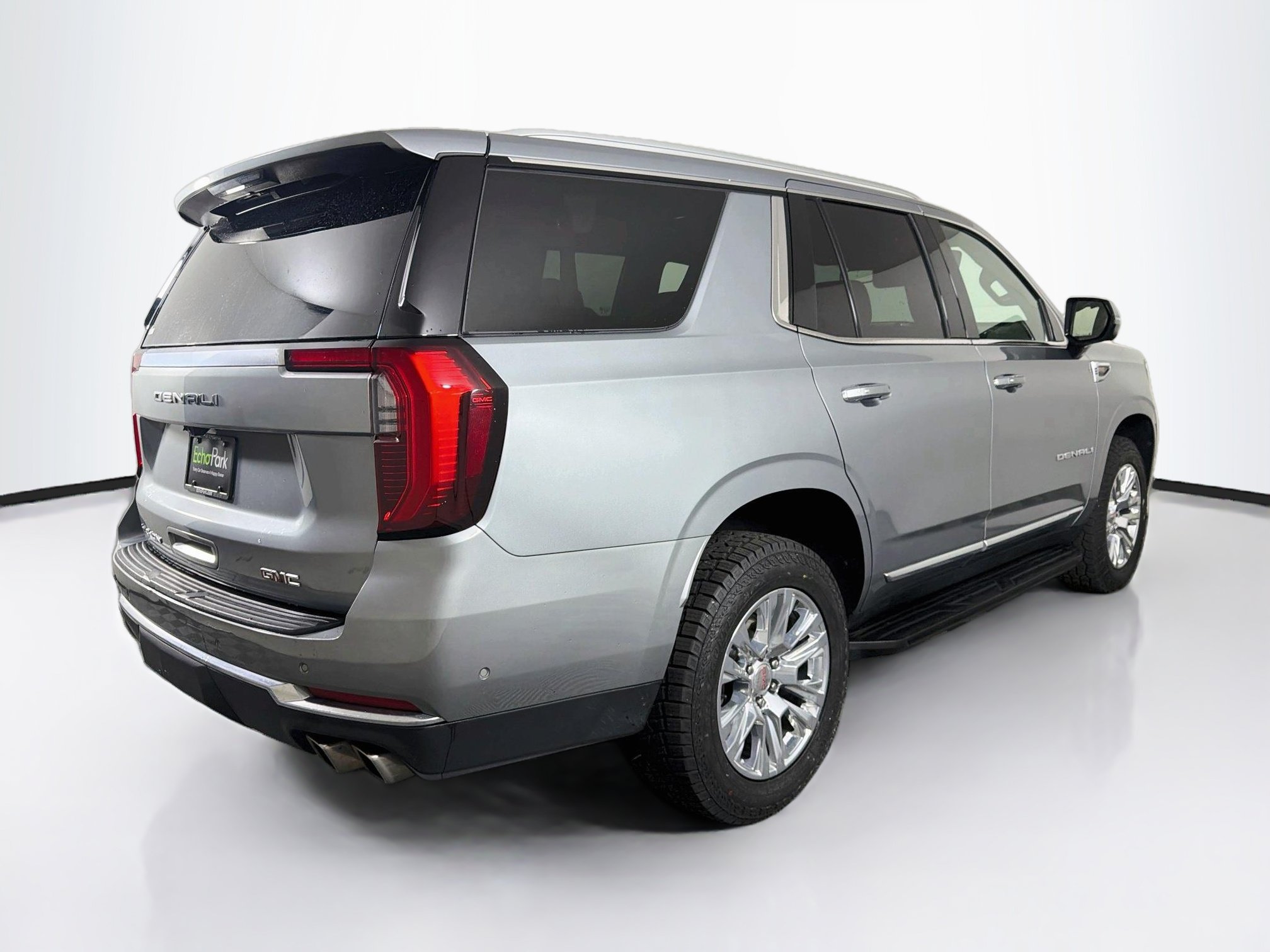 Used 2025 GMC Yukon Denali RWD image 9