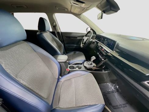 Certified 2025 Kia Seltos S image 26