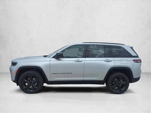 New 2026 Jeep Grand Cherokee Limited w/ Limited Altitude Package image 5