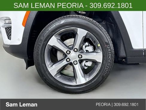 New 2025 Jeep Grand Cherokee Limited w/ Luxury Tech Group II image 31