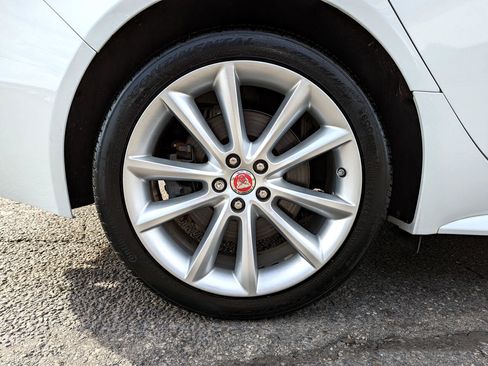 Used 2017 Jaguar XF R-Sport image 49