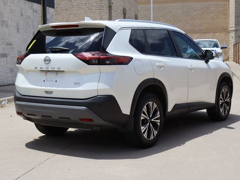 Used 2023 Nissan Rogue SV w/ SV Premium B Package FWD image 3