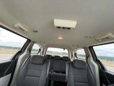 Used 2010 Dodge Grand Caravan Hero image 32