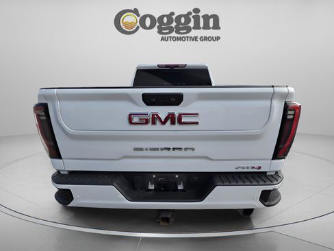 Used 2024 GMC Sierra 2500 AT4 w/ AT4 Premium Plus Package image 10