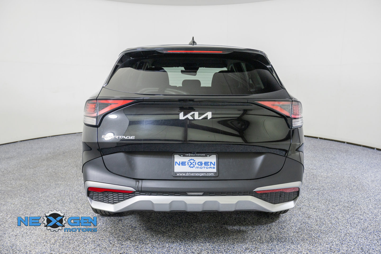 Used 2025 Kia Sportage LX FWD image 7